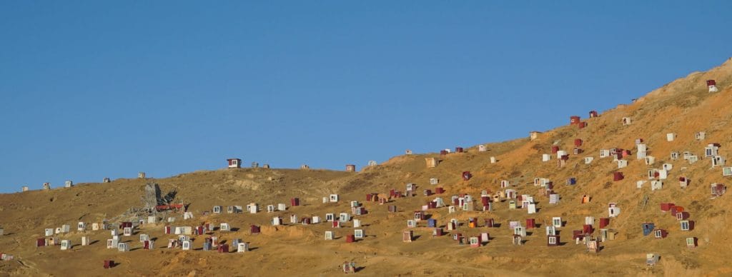 nonnen kluizenaars in de bergen van Tibet